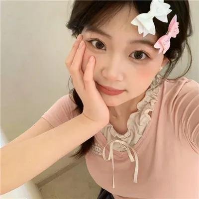 踉跄的女孩